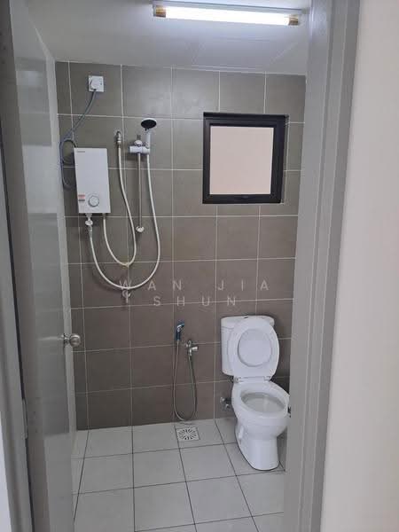Kondominium untuk Disewa di Dezire Hill Residence - Wan Jia Shun - Bathroom - PropertyGuru.com.my