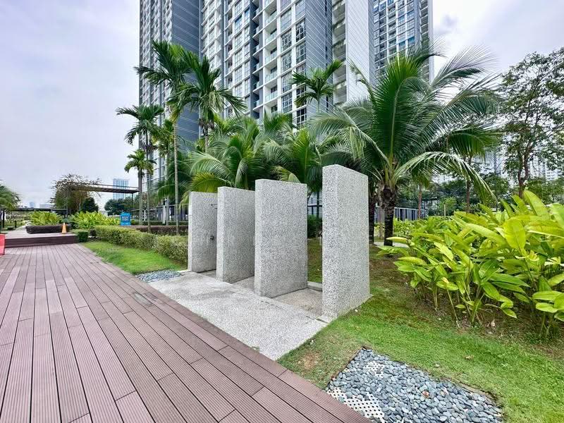 Kondominium untuk Disewa di Lakefront Residence - Chris Lee - Exterior - PropertyGuru.com.my