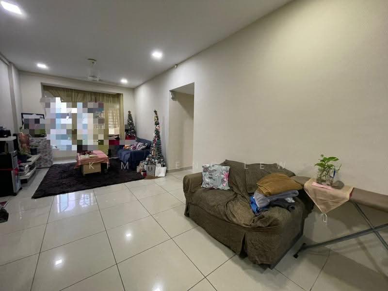 Kondominium untuk Dijual di First Residence (Residensi Unggul) - Kim Meng Lew - Living Room - PropertyGuru.com.my