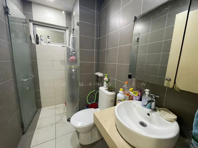 Kondominium untuk Dijual di First Residence (Residensi Unggul) - Kim Meng Lew - Bathroom - PropertyGuru.com.my