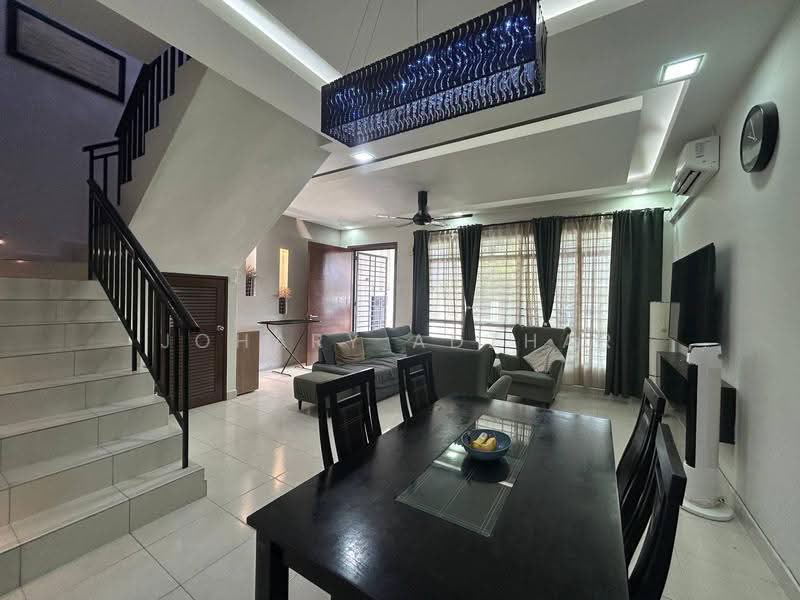 Rumah Teres 2-Tingkat untuk Dijual di Bandar Puncak Alam (Puncak Alam) - Johary Adzhar - Living Room - PropertyGuru.com.my