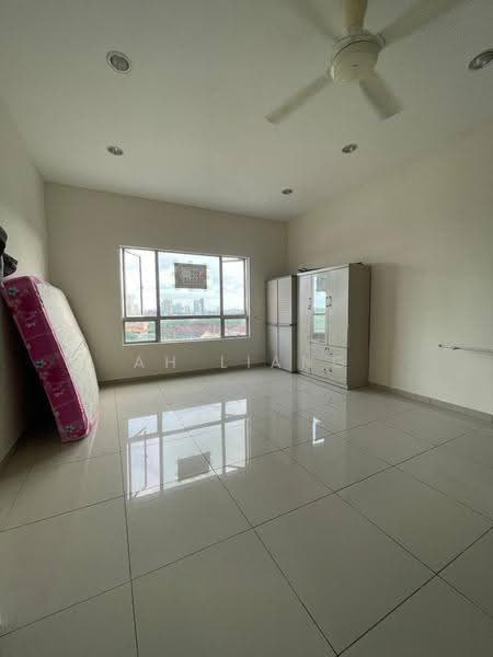 Pangsapuri untuk Dijual di Zennith Suites (Pangsapuri Kebun Teh) - Ah Liang - Bedroom - PropertyGuru.com.my