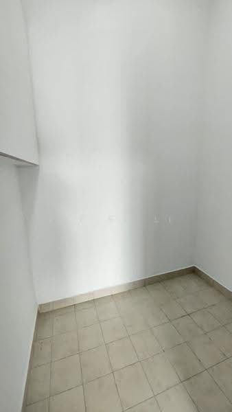 Kondominium untuk Dijual di Nautica Lake Suites - Lee Su Li - maid room - PropertyGuru.com.my