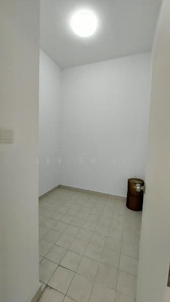 Kondominium untuk Dijual di Nautica Lake Suites - Lee Su Li - maid room - PropertyGuru.com.my