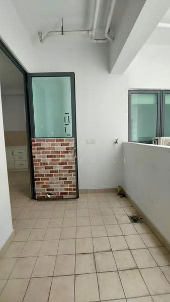 Kondominium untuk Dijual di Nautica Lake Suites - Lee Su Li - yard area - PropertyGuru.com.my
