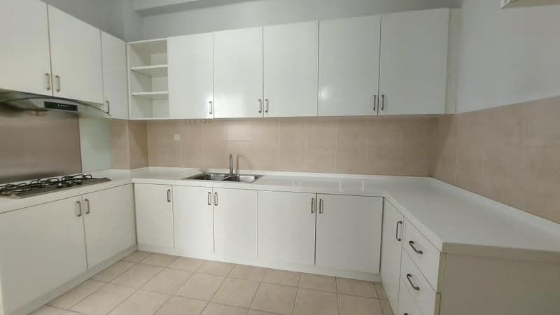 Kondominium untuk Dijual di Nautica Lake Suites - Lee Su Li - Kitchen - PropertyGuru.com.my