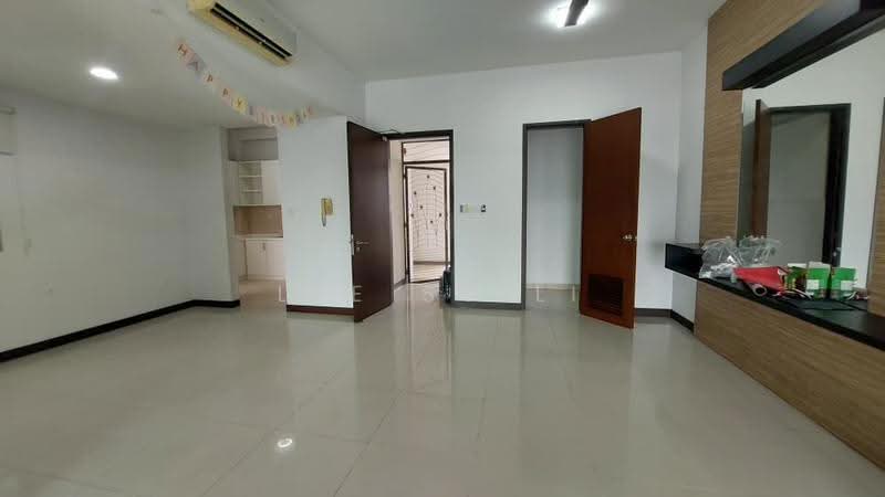 Kondominium untuk Dijual di Nautica Lake Suites - Lee Su Li - dining area - PropertyGuru.com.my