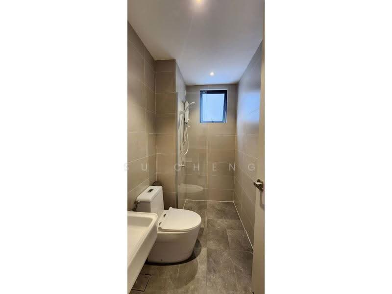 Kediaman Servis untuk Dijual di Far East - Su Cheng - Bathroom - PropertyGuru.com.my