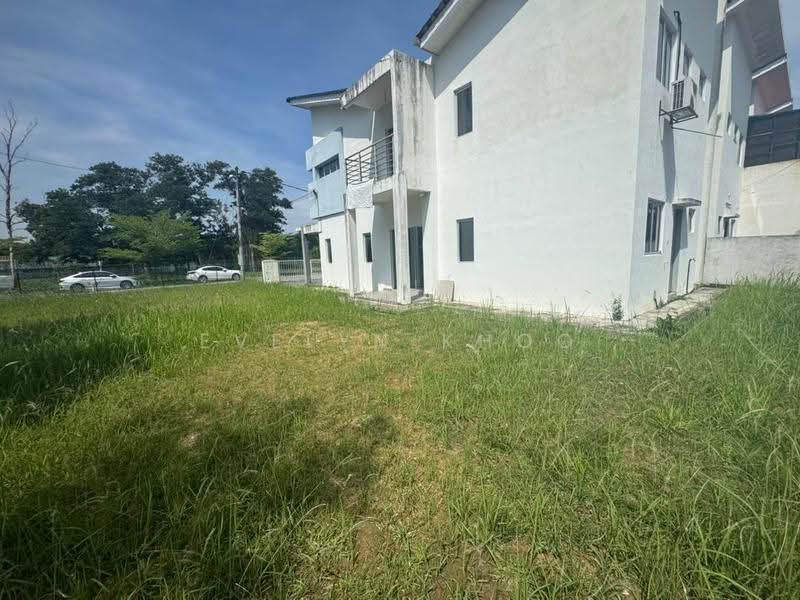 Rumah Teres 2-Tingkat untuk Dijual di Saujana Rawang (Rawang) - Evelyn Khoo - Side Land - PropertyGuru.com.my