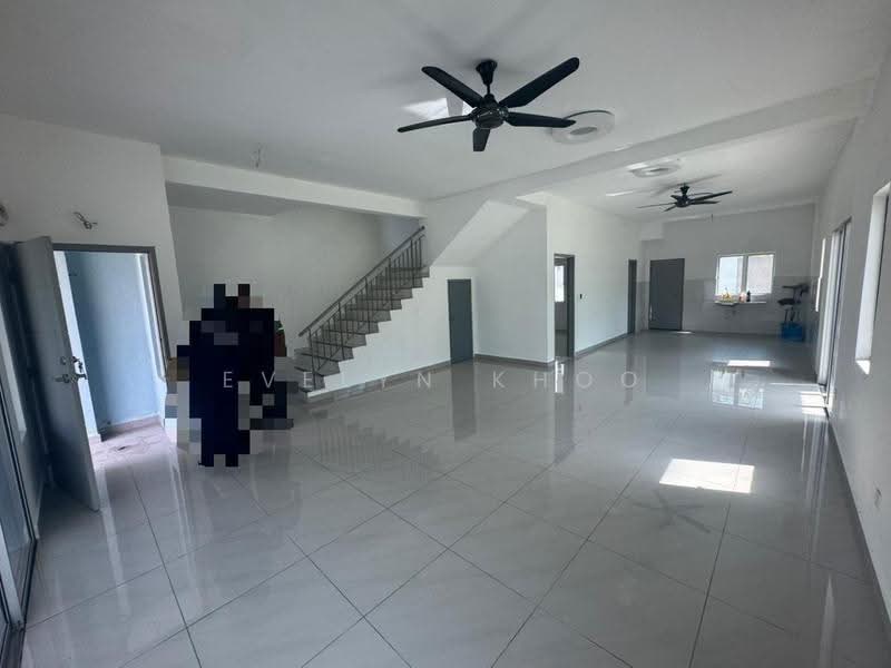 Rumah Teres 2-Tingkat untuk Dijual di Saujana Rawang (Rawang) - Evelyn Khoo - Living Room - PropertyGuru.com.my