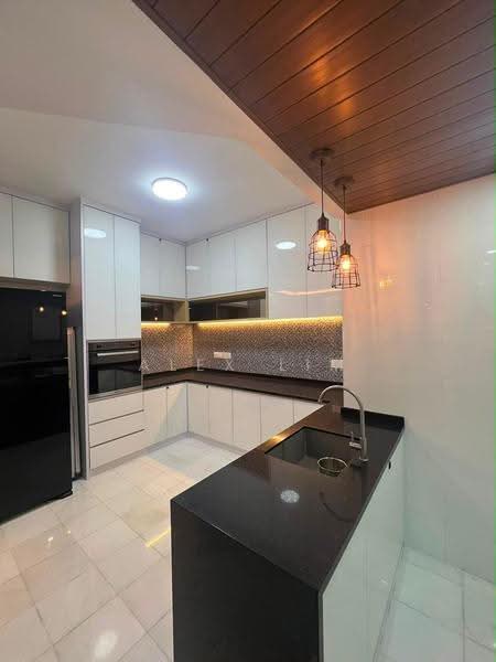 Kondominium untuk Disewa di Gold Coast Resort Condominium - Alex Lim - Kitchen - PropertyGuru.com.my