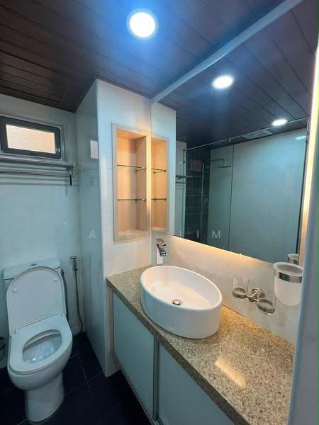 Kondominium untuk Disewa di Gold Coast Resort Condominium - Alex Lim - Bathroom - PropertyGuru.com.my