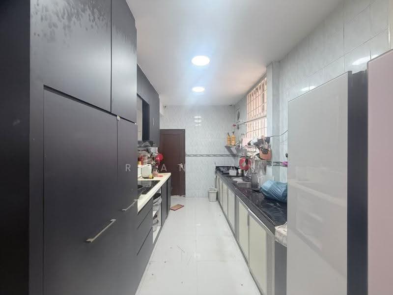 Rumah Teres 2-Tingkat untuk Dijual di Taman Molek (Johor Bahru) - Ryan Tan - Kitchen - PropertyGuru.com.my
