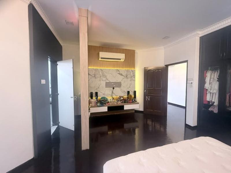 Rumah Teres 2-Tingkat untuk Dijual di Taman Molek (Johor Bahru) - Ryan Tan - Bedroom - PropertyGuru.com.my