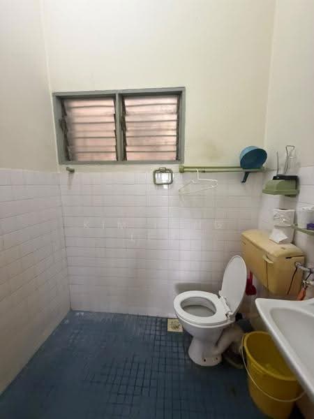 Rumah Teres 1-Tingkat untuk Dijual di Kepong Baru (Kepong) - Kim Meng Lew - Bathroom - PropertyGuru.com.my