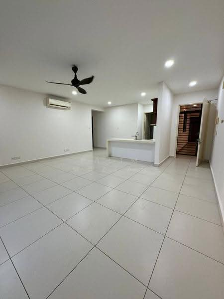 Kondominium untuk Disewa di Cristal Serin Residence - Halim Mazlan - Living Room - PropertyGuru.com.my