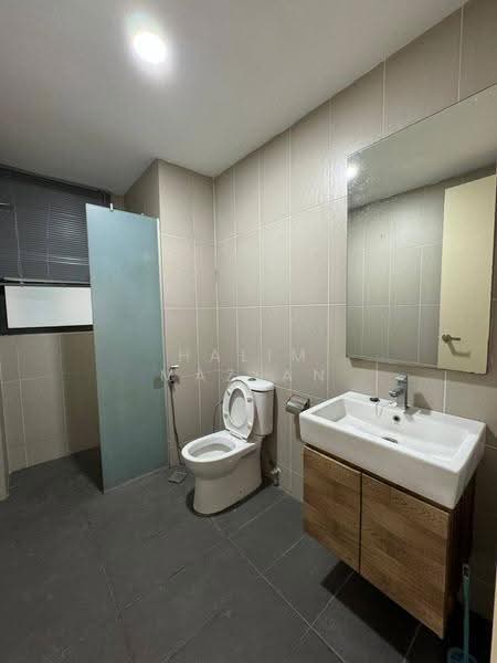 Kondominium untuk Disewa di Cristal Serin Residence - Halim Mazlan - Bathroom - PropertyGuru.com.my