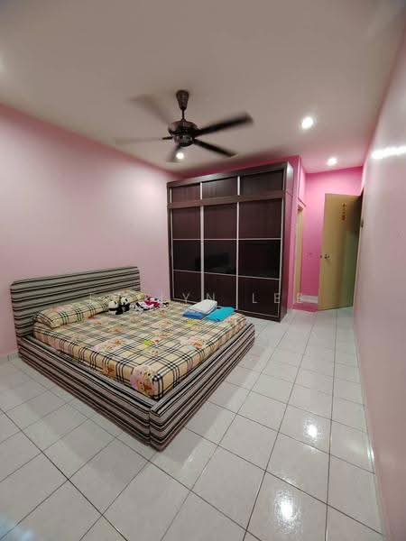 Townhouse for Sale in Batu Caves (Selangor) - Evelyn Lee - Bedroom - PropertyGuru.com.my