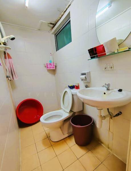 Townhouse for Sale in Batu Caves (Selangor) - Evelyn Lee - Bathroom - PropertyGuru.com.my