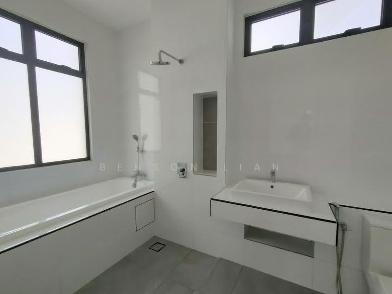 Bungalow House for Rent in Kuala Selangor (Selangor) - Benson Lian - Bathroom - PropertyGuru.com.my