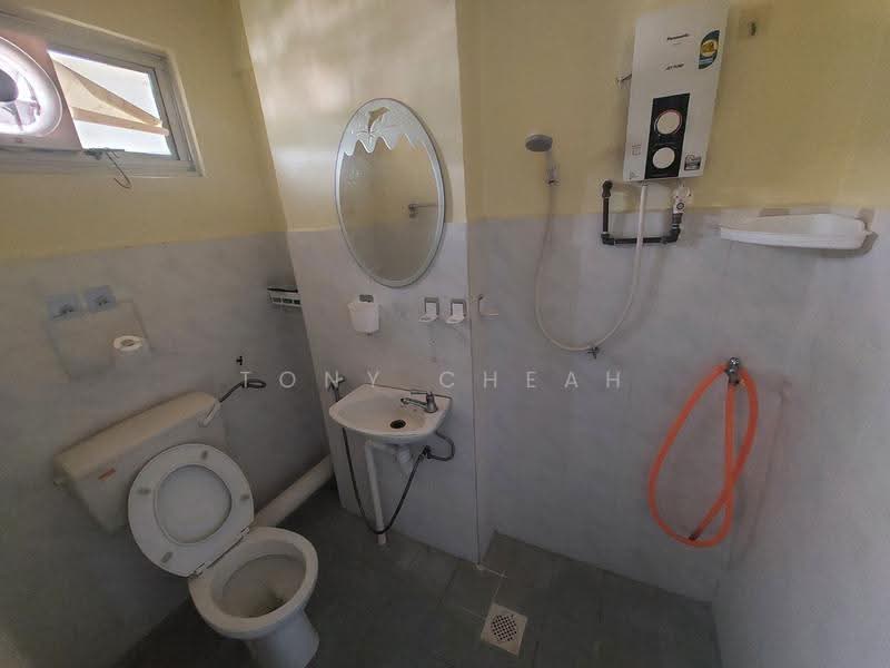 Apartment for Sale at Sri Impian Apartment - Tony Cheah - Bathroom - PropertyGuru.com.my