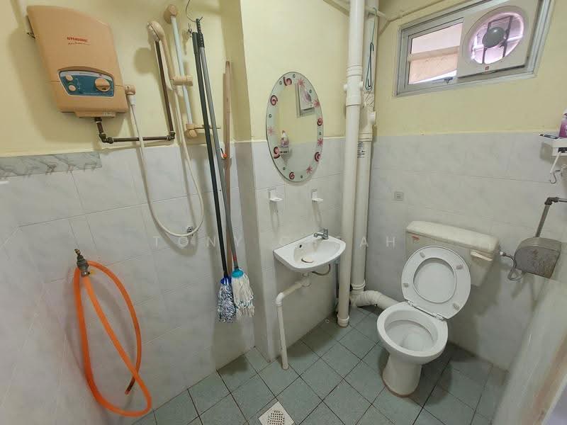 Apartment for Sale at Sri Impian Apartment - Tony Cheah - Bathroom - PropertyGuru.com.my