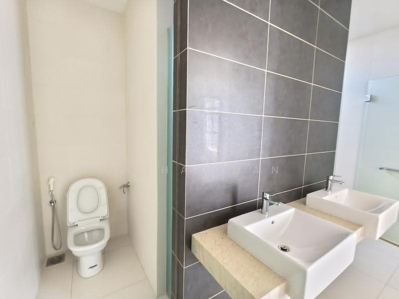 Banglo Lot Kosong untuk Dijual di Ampang (Kuala Lumpur) - Hetha Chan - Bathroom - PropertyGuru.com.my