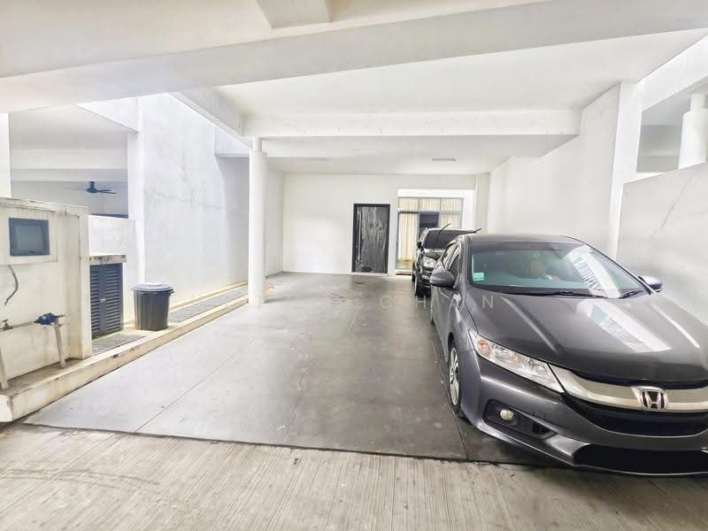3-storey Terraced House for Sale in Ampang (Kuala Lumpur) - Hetha Chan - Car Park - PropertyGuru.com.my
