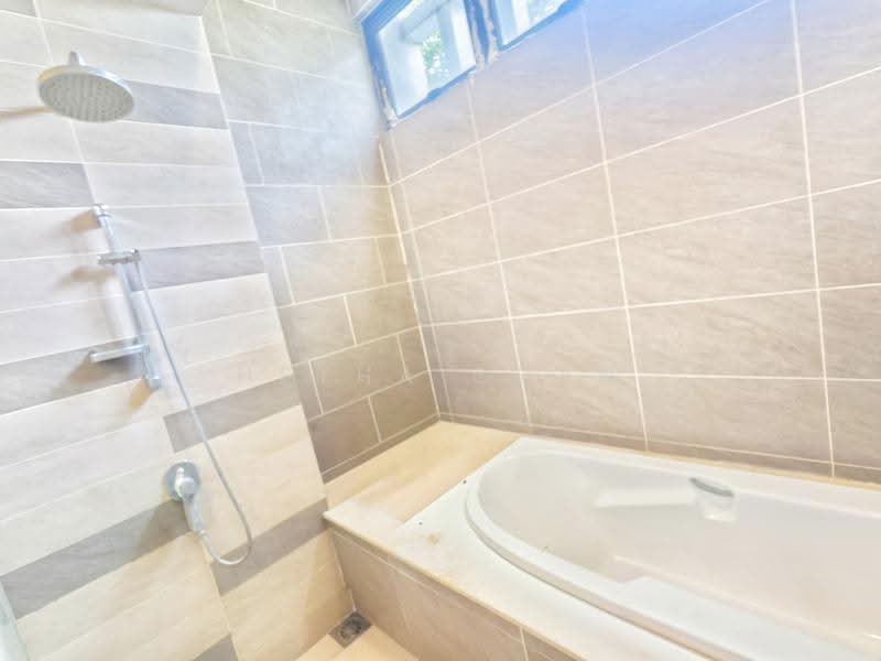 3-storey Terraced House for Sale in Ampang (Kuala Lumpur) - Hetha Chan - Bathroom - PropertyGuru.com.my