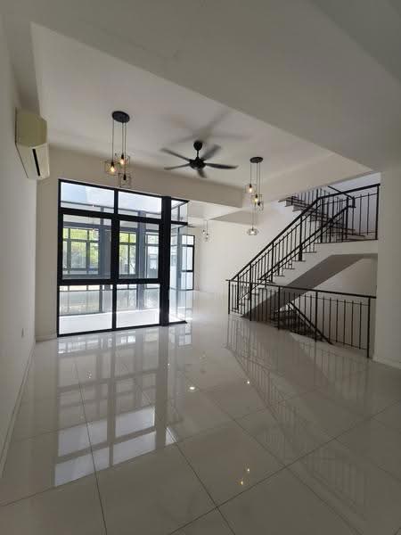 Rumah Teres 3-Tingkat untuk Dijual di Taman Melawati (Ulu Kelang) - Hetha Chan - Living Room - PropertyGuru.com.my