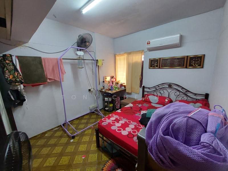 Flat for Sale at Desa Intan - Tony Cheah - Bedroom - PropertyGuru.com.my