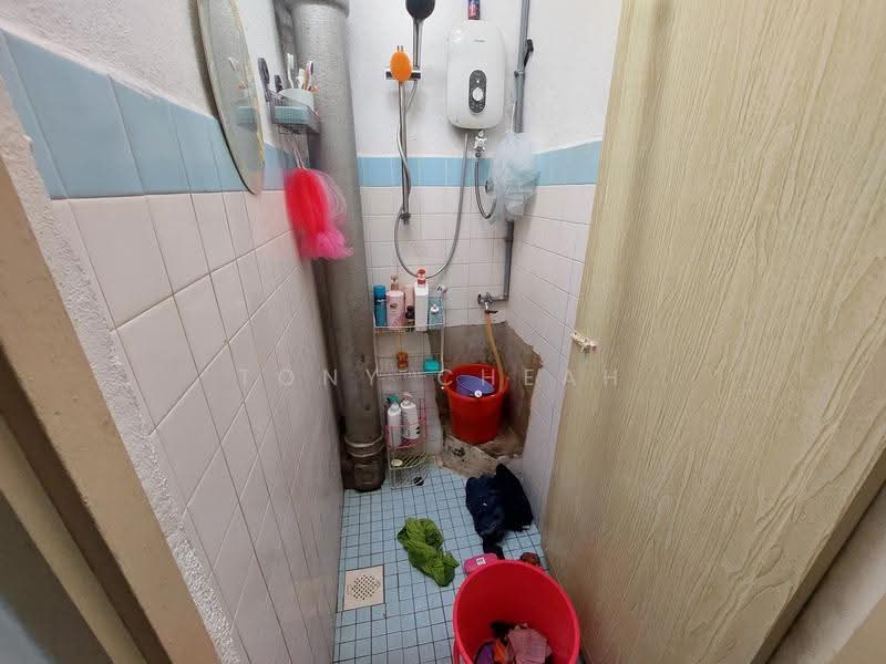 Flat for Sale at Desa Intan - Tony Cheah - Bathroom - PropertyGuru.com.my