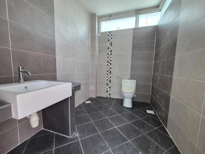 Bungalow House for Sale in Paya Rumput (Melaka) - Ann Lim - Bathroom - PropertyGuru.com.my