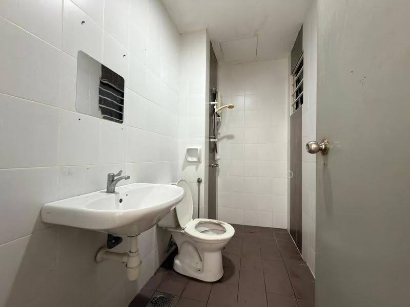 Kondominium untuk Dijual di T-Parkland - Evelyn Khoo - Bathroom - PropertyGuru.com.my