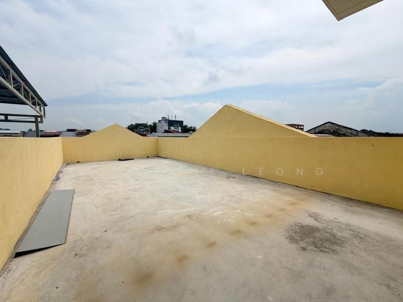 Shop for Rent in Rawang (Selangor) - Katherine Leong - Roof - PropertyGuru.com.my