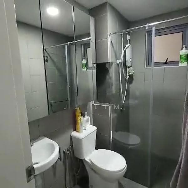 Kondominium untuk Disewa di Sky Awani Residensi 3 - JJ Lim - Bathroom - PropertyGuru.com.my