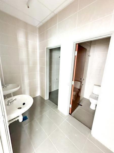 Kilang untuk Disewa di Banting (Selangor) - Peggy Lim - Bathroom - PropertyGuru.com.my