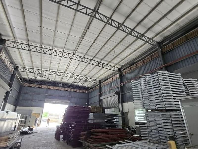 Detached Factory for Rent in Taman Perindustrian Saga Jaya (Perai) - Henry Tan - Interior - PropertyGuru.com.my