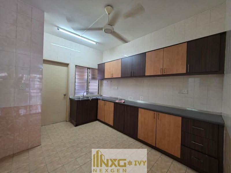 Rumah Teres untuk Dijual di Bandar Botanic (Klang) - Ivy Por - Kitchen - PropertyGuru.com.my