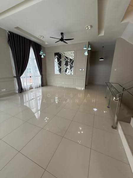 Semi-Detached House for Sale in Taman Melawati (Ulu Kelang) - Norisma Hartanah - Living Room - PropertyGuru.com.my