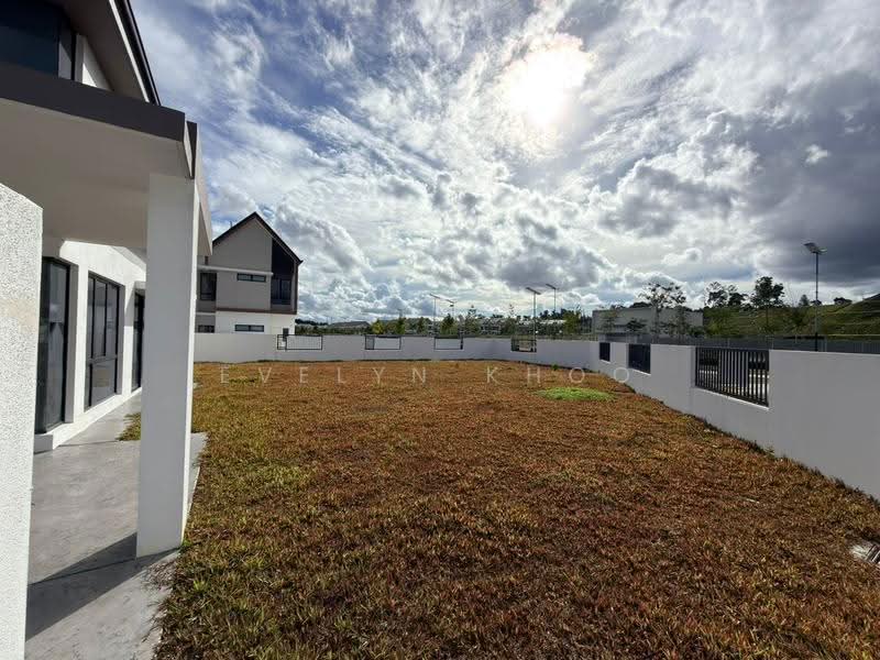 Rumah Teres 2-Tingkat untuk Dijual di Kota Emerald (Rawang) - Evelyn Khoo - Side Land - PropertyGuru.com.my