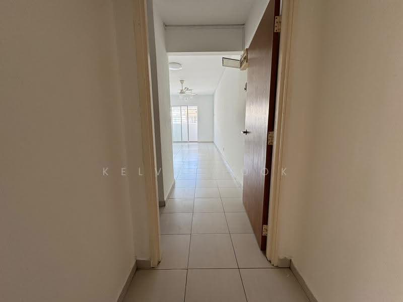 Apartment for Sale at Mandarina Court - Kelvin Pook - Corridor - PropertyGuru.com.my