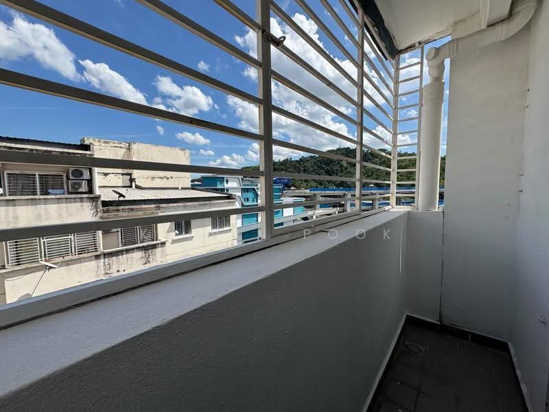 Apartment for Sale at Mandarina Court - Kelvin Pook - Balcony - PropertyGuru.com.my