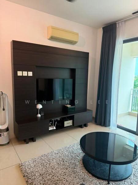 Pangsapuri untuk Dijual di Molek Pine 3 - Wenting Lee - Living Room - PropertyGuru.com.my