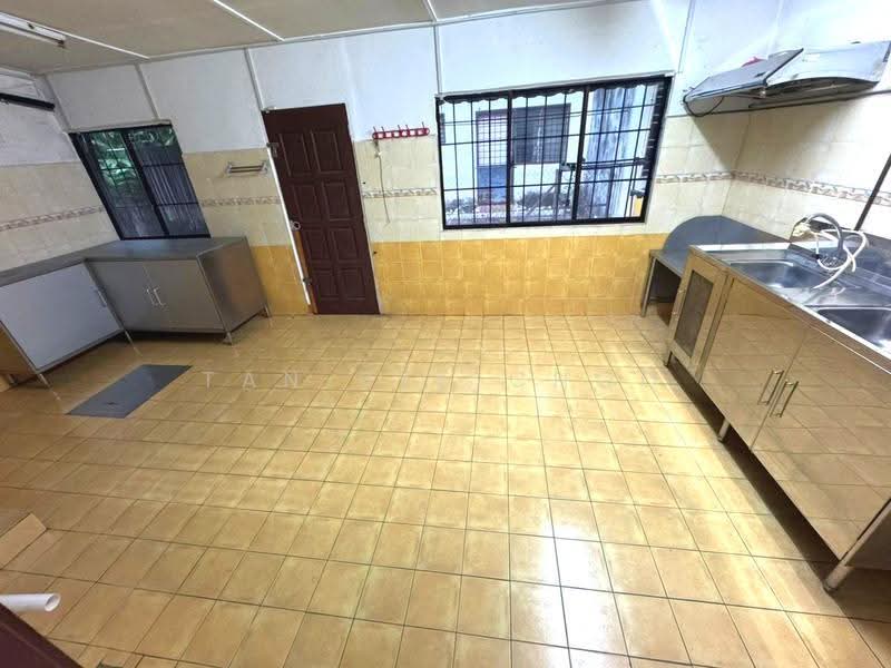 Rumah Teres 2-Tingkat untuk Dijual di Taman Puchong Prima (Puchong) - Tan Bee Choo - Kitchen - PropertyGuru.com.my
