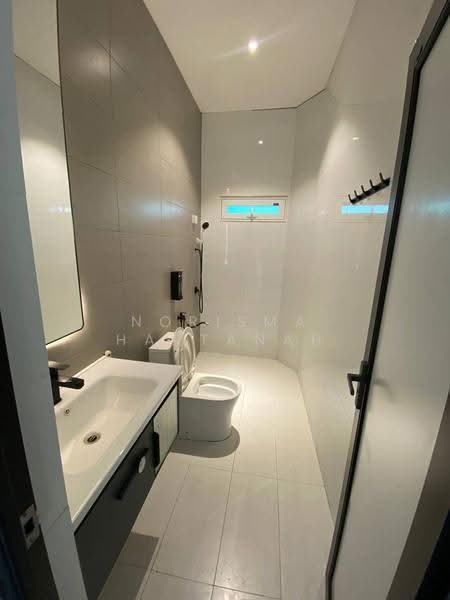 Bungalow House untuk Dijual di Dengkil (Selangor) - Norisma Hartanah - Bathroom - PropertyGuru.com.my