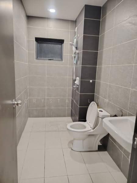 Kondominium untuk Disewa di The Henge - Crystal Lum - Bathroom - PropertyGuru.com.my