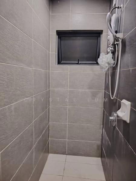 Kondominium untuk Disewa di The Henge - Crystal Lum - Bathroom - PropertyGuru.com.my