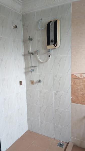 2-storey Terraced House for Rent in Taman Wawasan (Puchong) - Jessica Hoe - Bathroom - PropertyGuru.com.my
