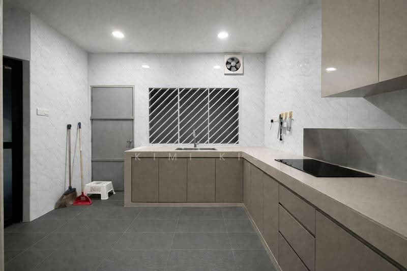 Rumah Teres 2-Tingkat untuk Dijual di Taman Setia Indah (Tebrau) - Kimi Kiu - Kitchen - PropertyGuru.com.my
